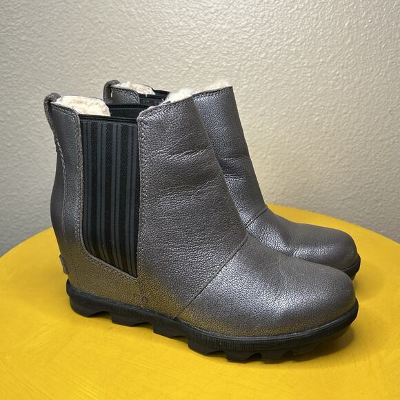 Sorel Wedge Chelsea Boot Women 8.5 Silver Gray Joan of Arctic Shearling - Picture 1 of 16
